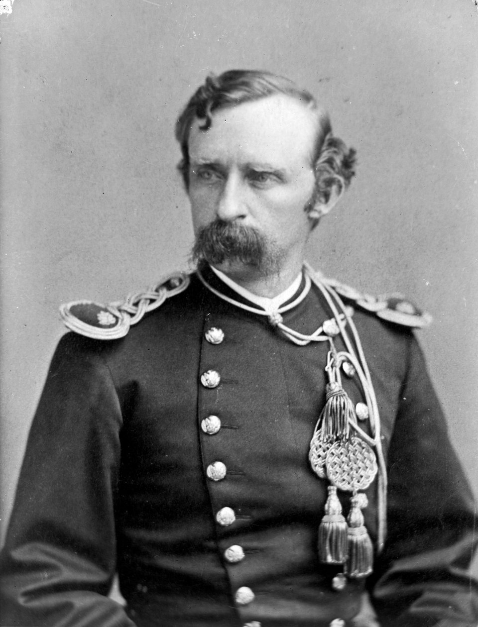 General George A. Custer, üniformalı, büstü by American Photographer