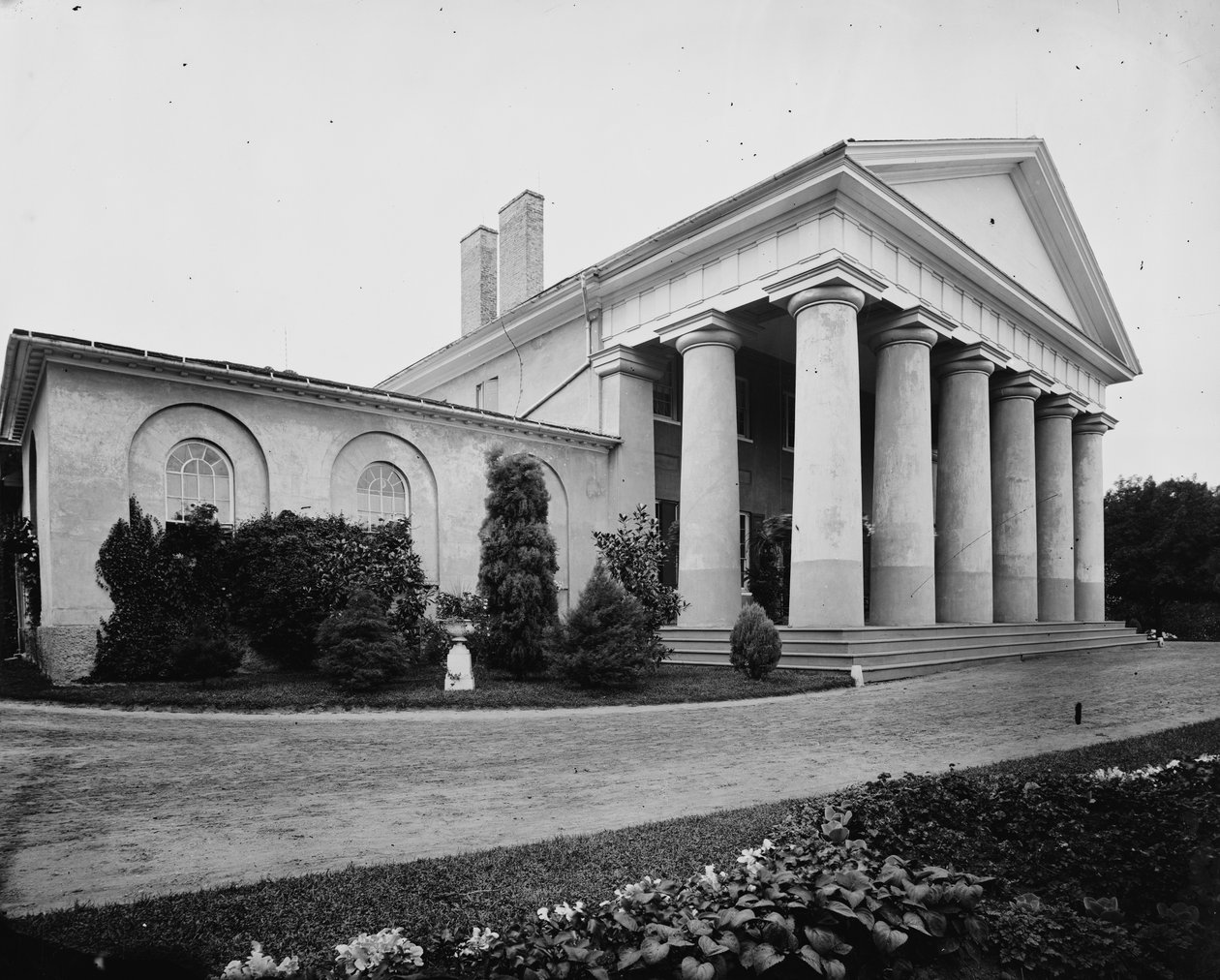 Lee Konağı - dış cephe, 1860-80 by American Photographer