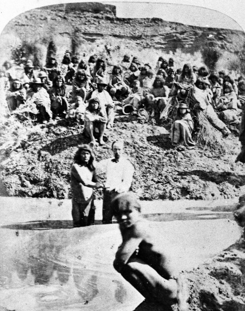 Yerli Amerikalıların Mormon Vaftizi, 1875 dolayları by American Photographer