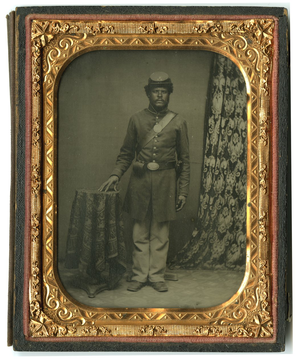 Siyah askerin portresi Er Co. I, 54. Piyade Piyade, c.1863 (ambrotype resmi) by American Photographer