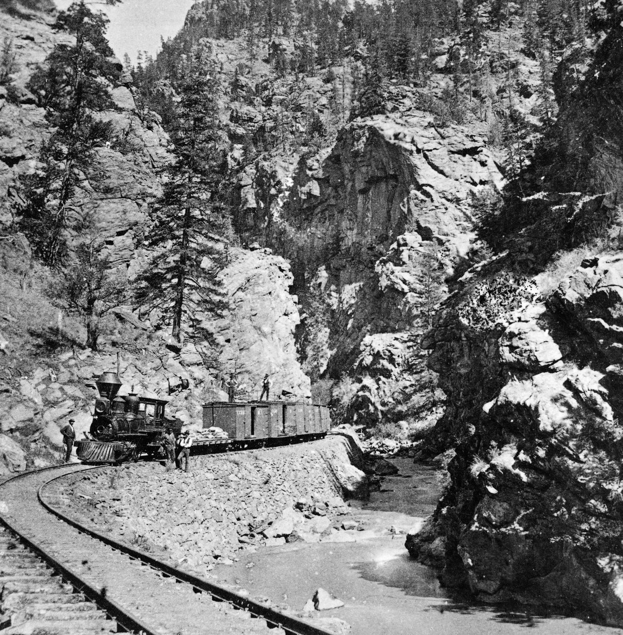 Gümüş cevheri treni, Clear Creek Kanyonu, Colorado by American Photographer