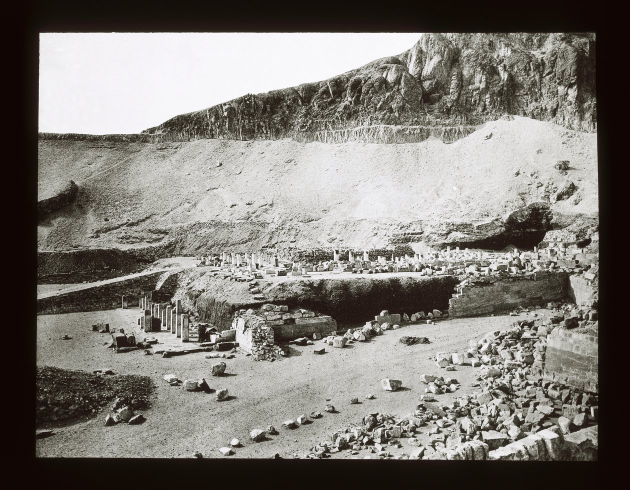 Menthu-Hotep Tapınağı, Deir El-Bahri (fener kaydırağı) by American Photographer