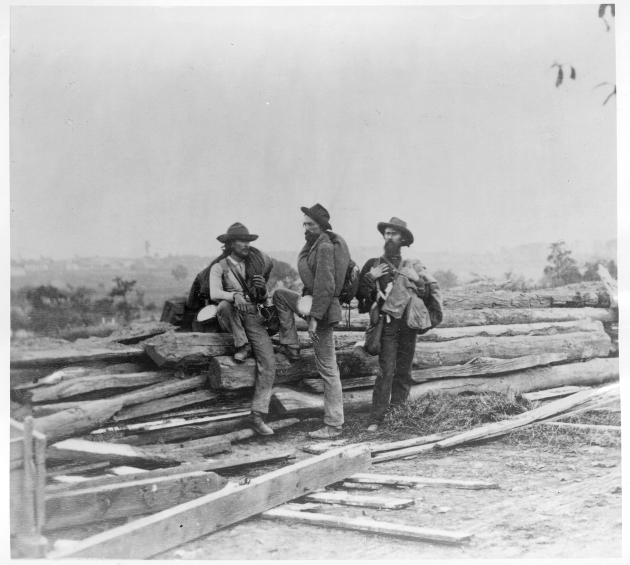 Üç Konfederasyon Tutsağı, Gettysburg, Pensilvanya by American School