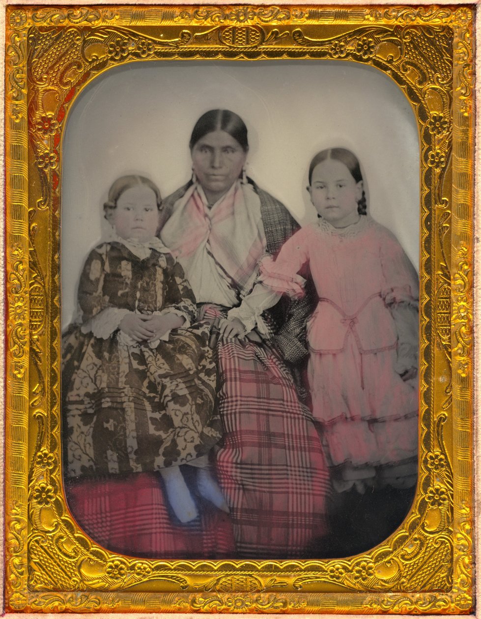 Bir Kadın ve İki Kız Portresi by American 19th Century