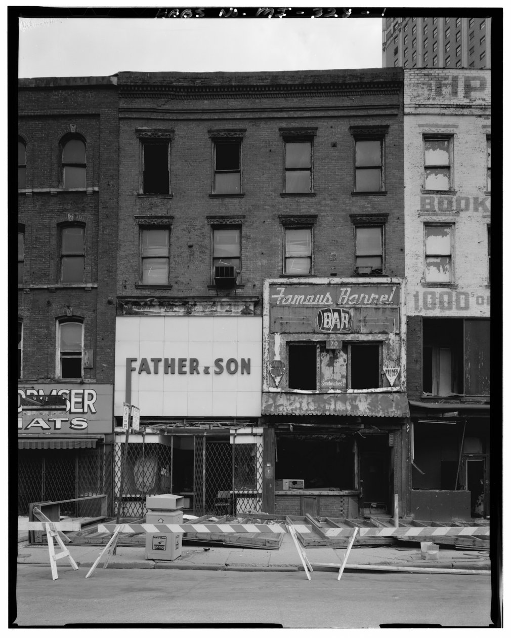 70-72 Monroe Avenue (Ticari Bina), Detroit, Michigan (s/b fotoğraf) by American Photographer