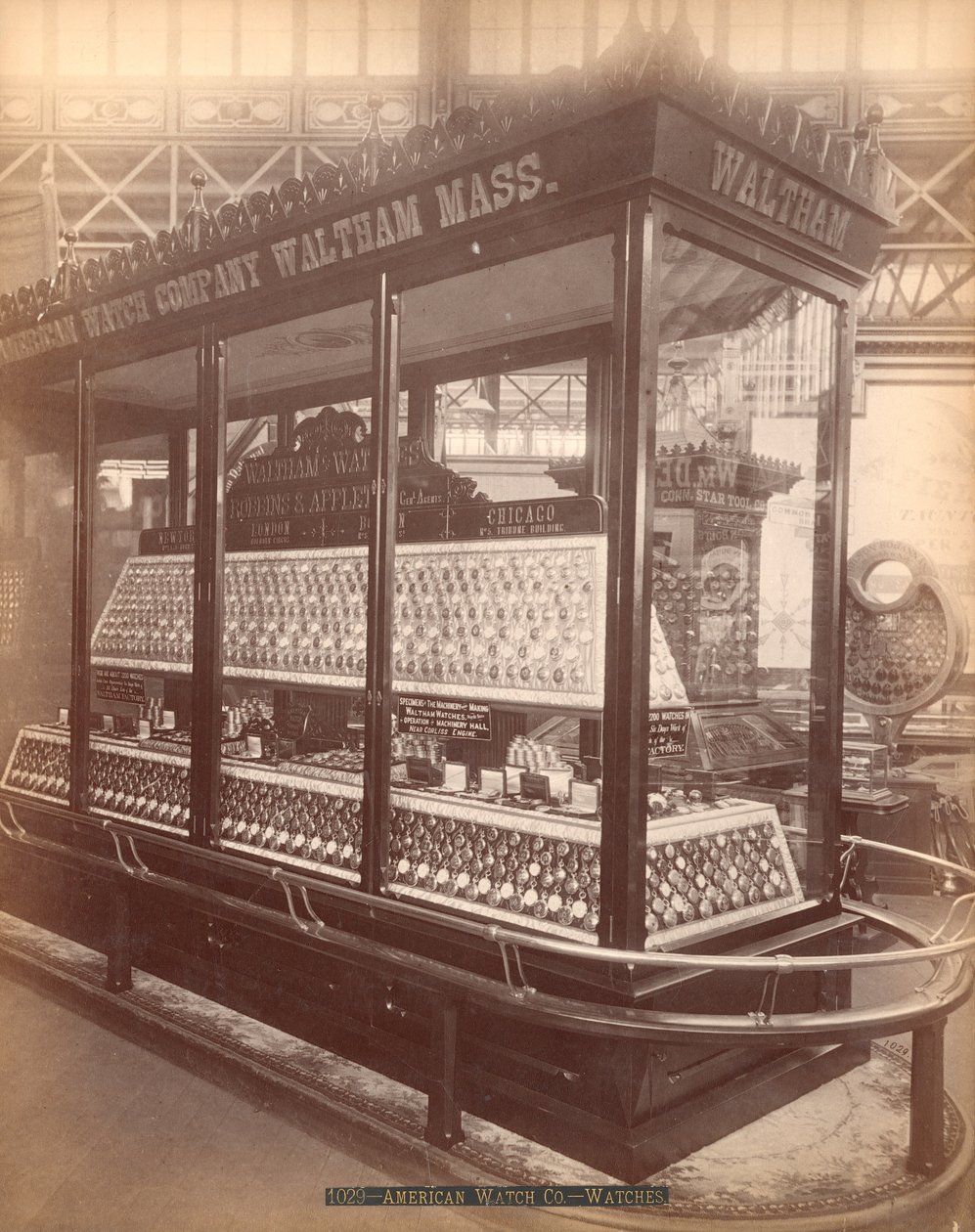 American Watch Co.s Exhibit, Ana Bina, Centennial International Exhibition, Philadelphia, 1876 (albüm baskısı) by American Photographer