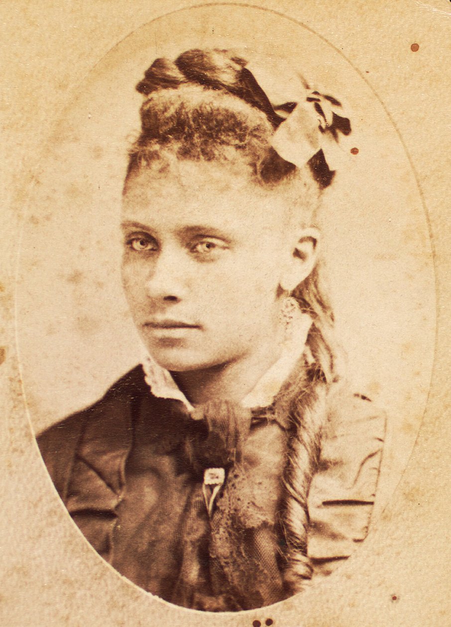 Genç Afrikalı-Amerikalı kadının ziyareti, c.1880 by American Photographer