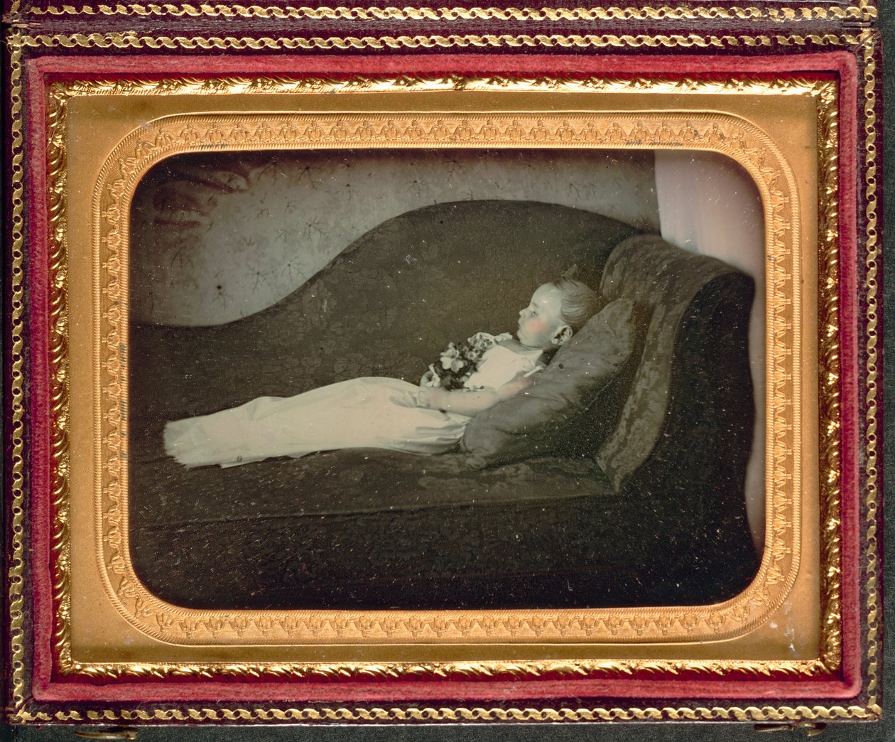 Kanepede Ölü Çocuk, 1855 dolayları by American Photographer