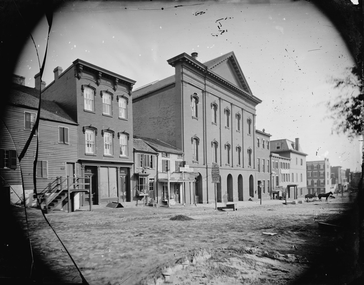 Fords Tiyatrosu, Washington, DC, 1860-80 by American Photographer