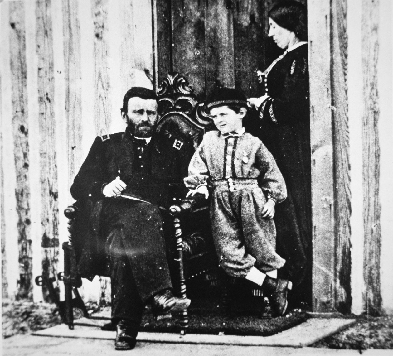 General Grant, eşi Julia Dent ve oğulları Frederick Dent Grant ile City Point
