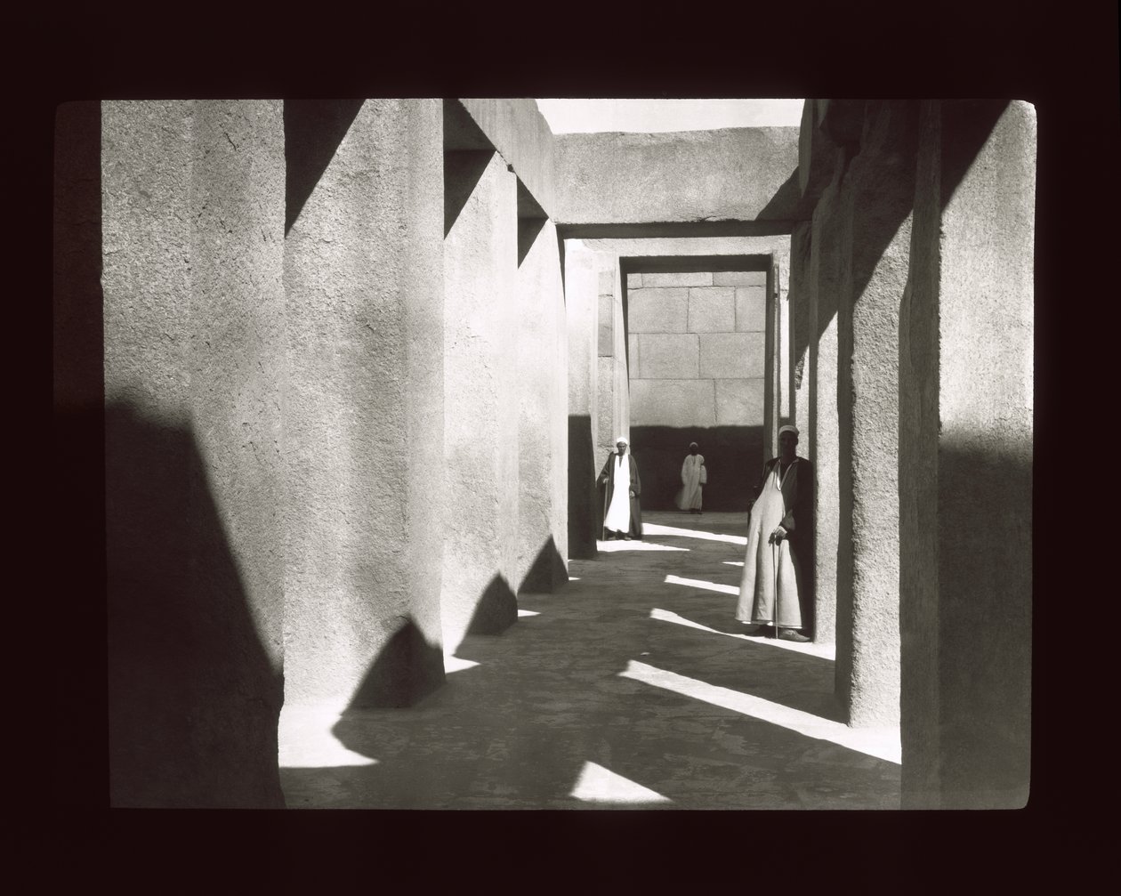 Gizeh - Khephren Piramidi yakınında granit tapınak (fener kaydırağı) by American Photographer