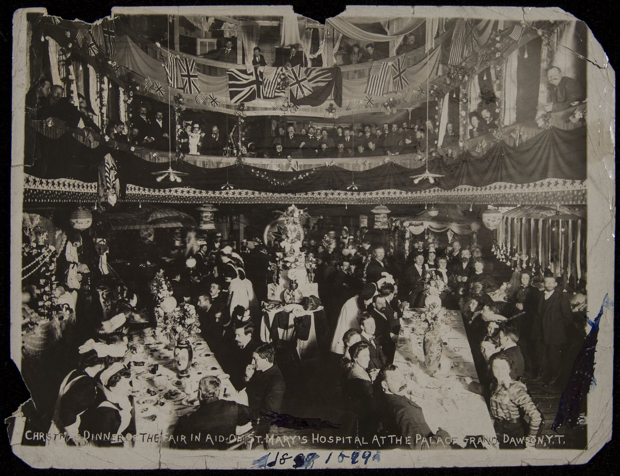 Büyük Balo, Dawson'daki St. Mary's Hastanesi'ne yardım için by American Photographer