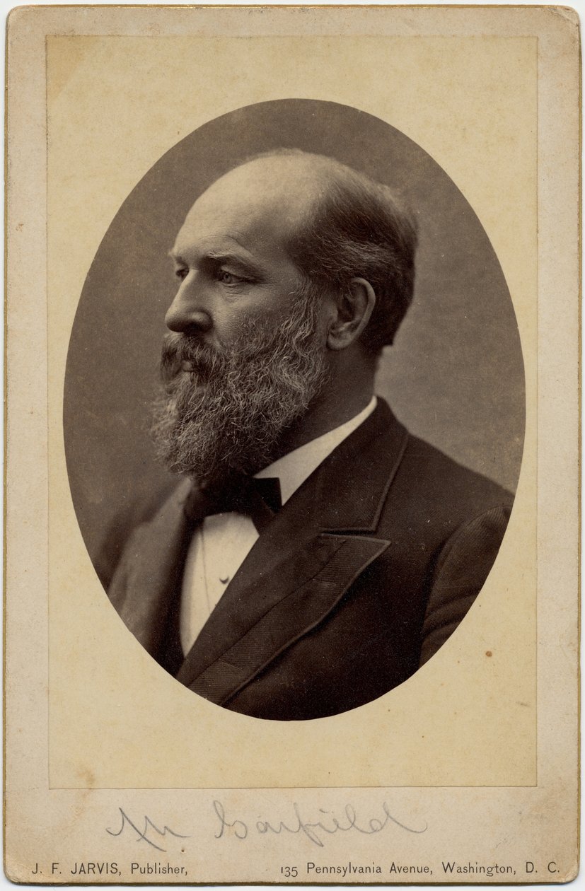 James Abram Garfield (1831-81), Amerika Birleşik Devletleri'nin 20. Başkanı, fotoğraf JF Jarvis, Washington DC (albüm fotoğrafı) by American Photographer
