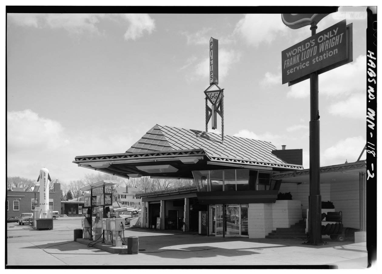 Lindholm Petrol Şirketi Servis İstasyonu, Cloquet, Minnesota (s/b fotoğraf) by American Photographer