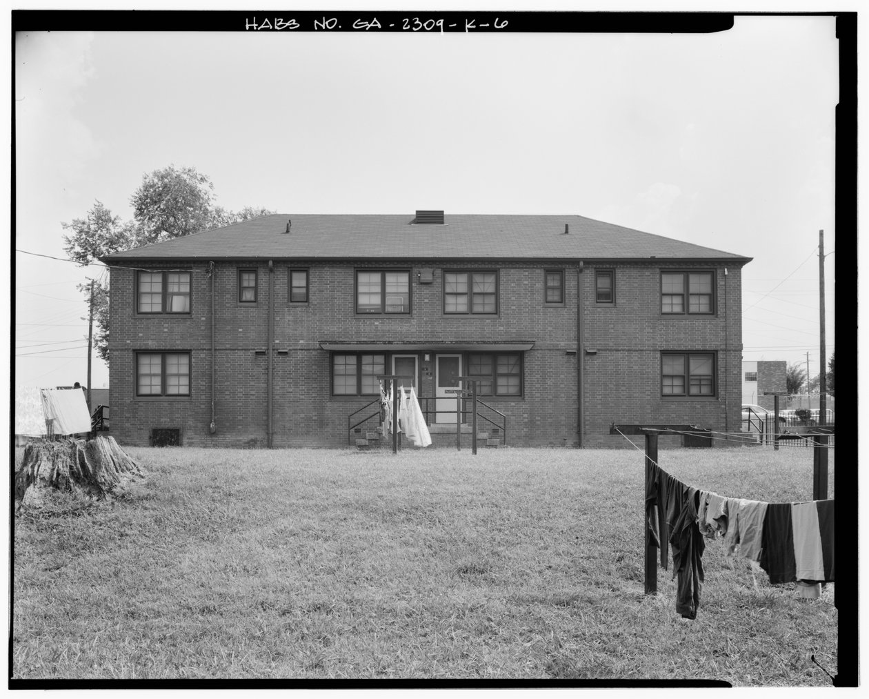 Kuzey tarafı - Clark Howell Homes, H-1 Binası, 253 Mills Street, Atlanta, Fulton County, GA (s/b fotoğraf) by American Photographer