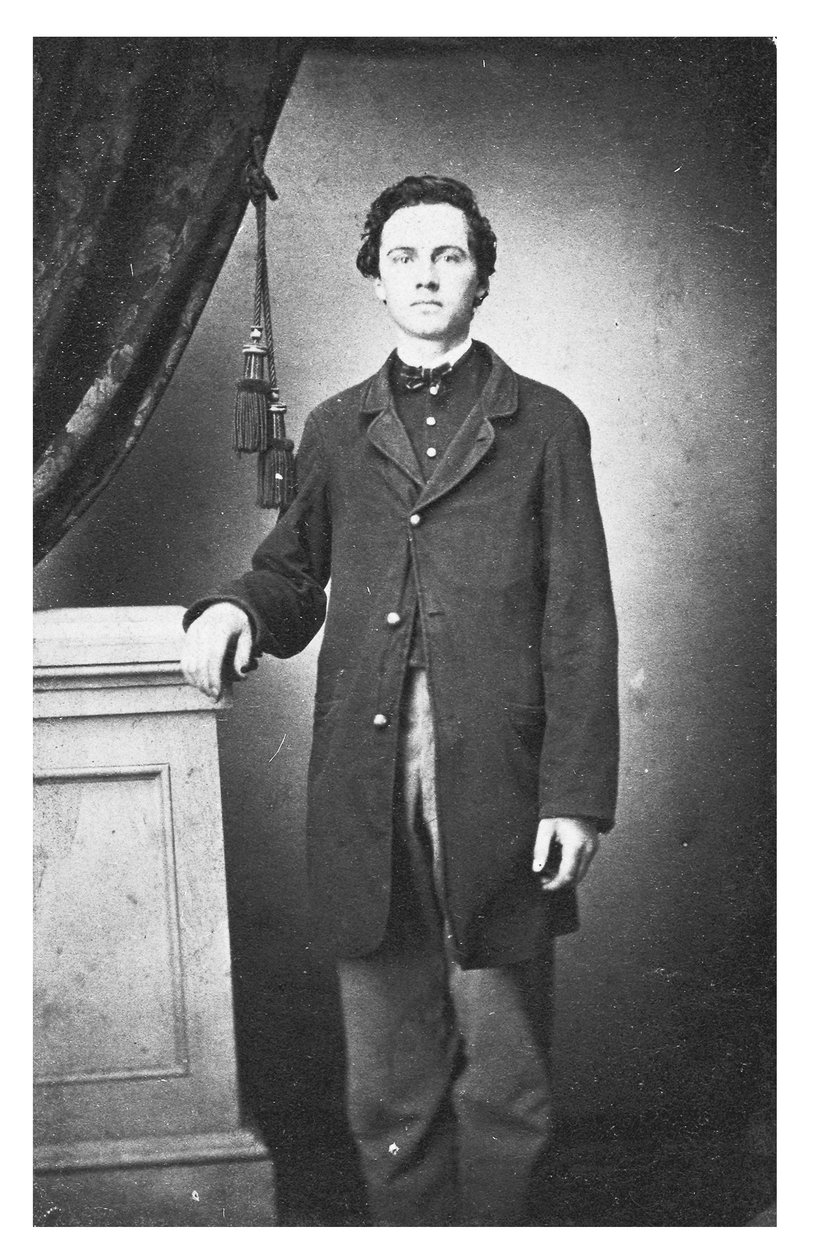 Genç bir adam portresi (s/b fotoğraf) by American Photographer