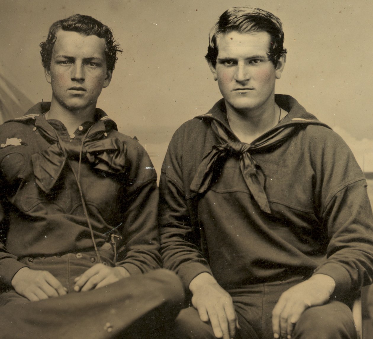 Birlik Üniformalı iki denizcinin portresi, 1861 dolayları (teneke tipi fotoğraf) by American Photographer