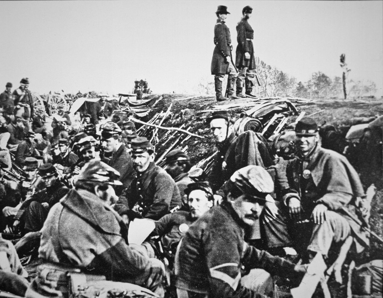 Petersburg Kuşatması by American Photographer