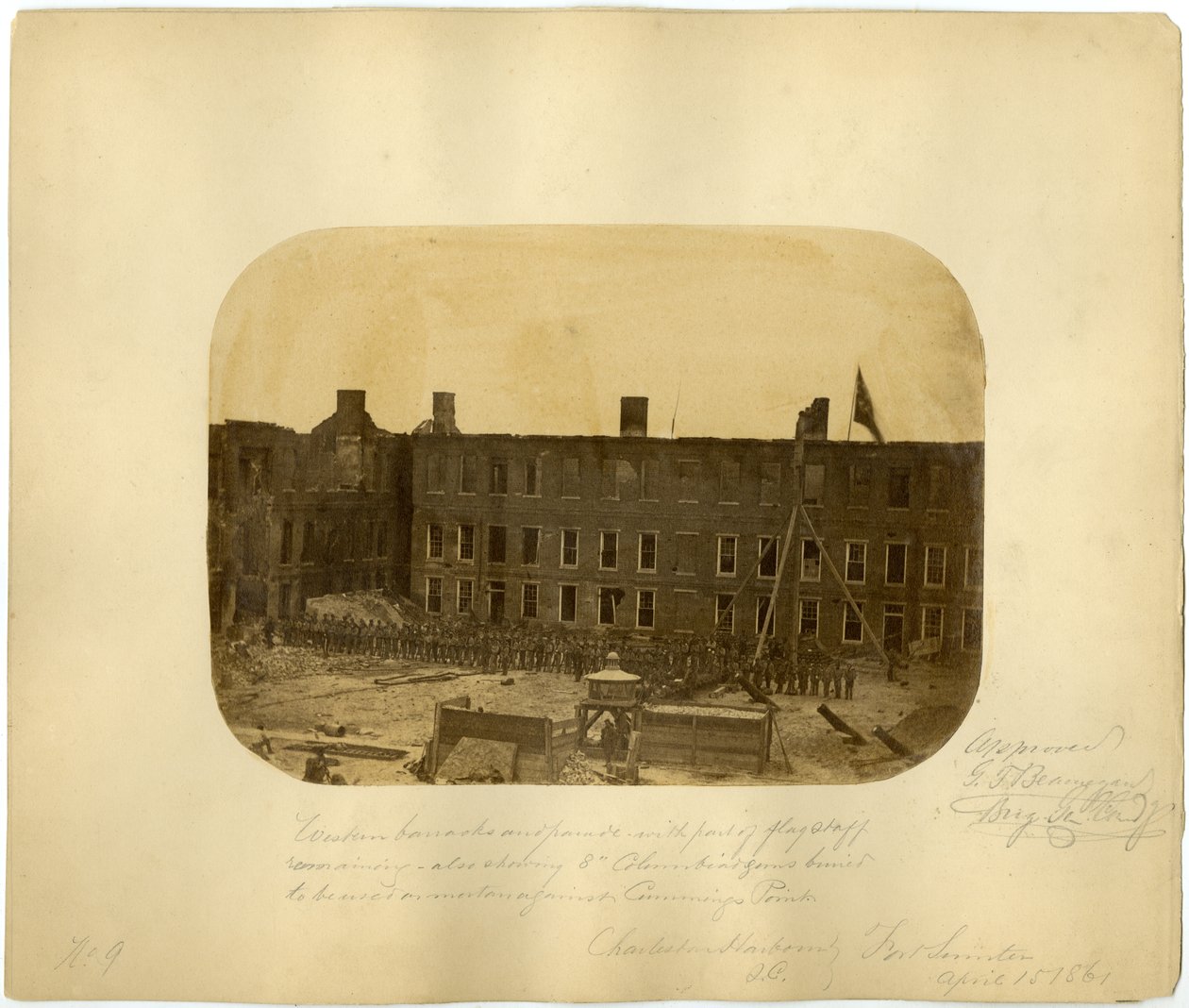 Batı Kışlası ve Geçit Töreni, Fort Sumter Savaşı, 15 Nisan 1861 by American Photographer
