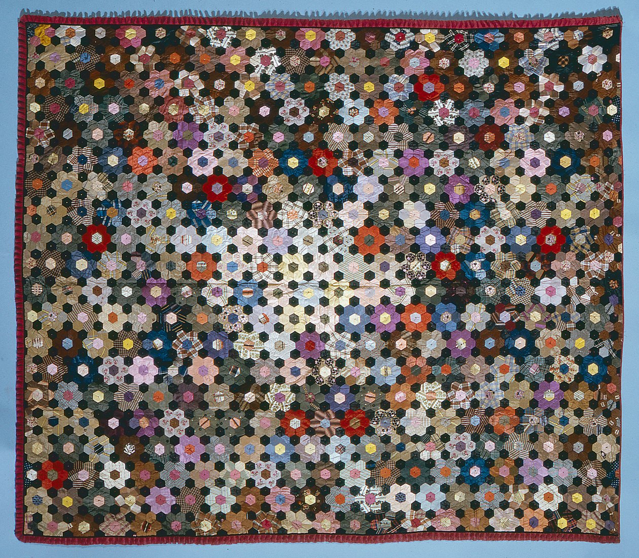 Optik çiçek yapboz yorgan, 1854 (ipek) by American School