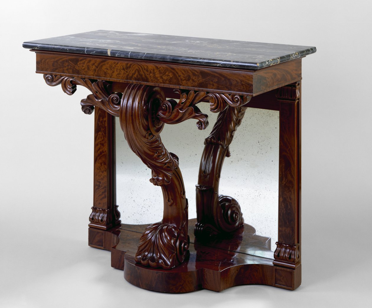 İskele Masası, c. 1825-1830 (maun; kiraz, lale kavak, mermer, aynalı cam) by American School