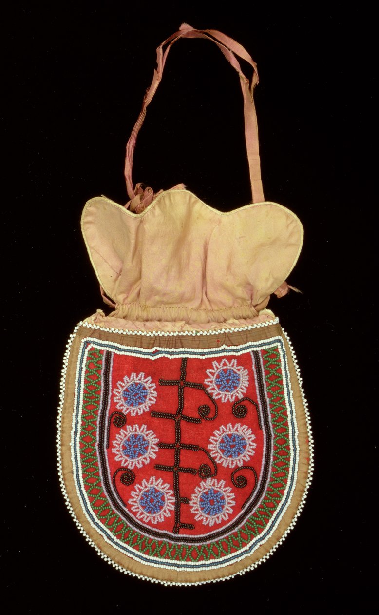 Kese (kumaş ve boncuklar) by American School