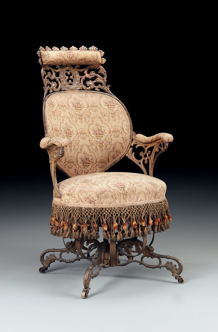 American Chair Company, New York, c.1850 tarafından üretilen Rococo Revival boyalı ve yaldızlı dökme demir merkezcil koltuk by American School