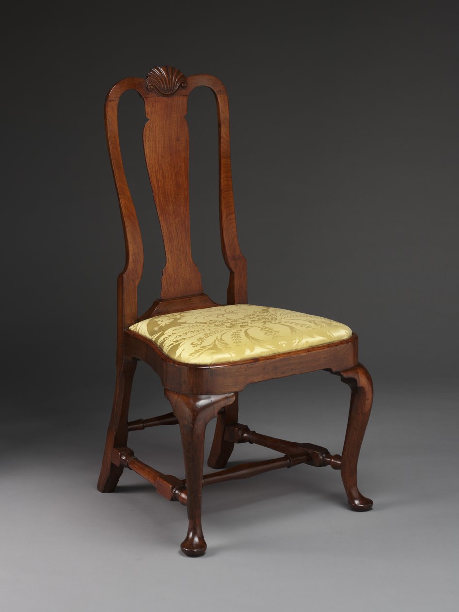 Yan sandalye by American School