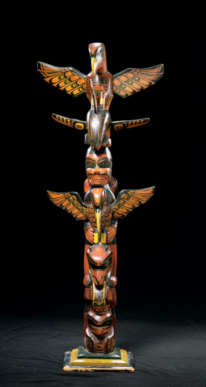 Totem direği (boyalı ahşap) by American School