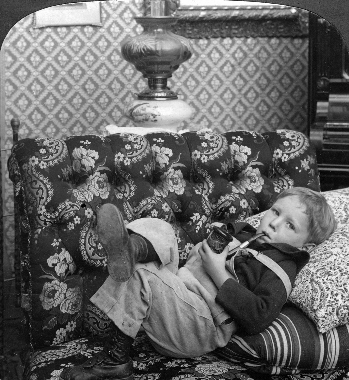 Tıpkı Papa gibi. by American Stereoscopic Company