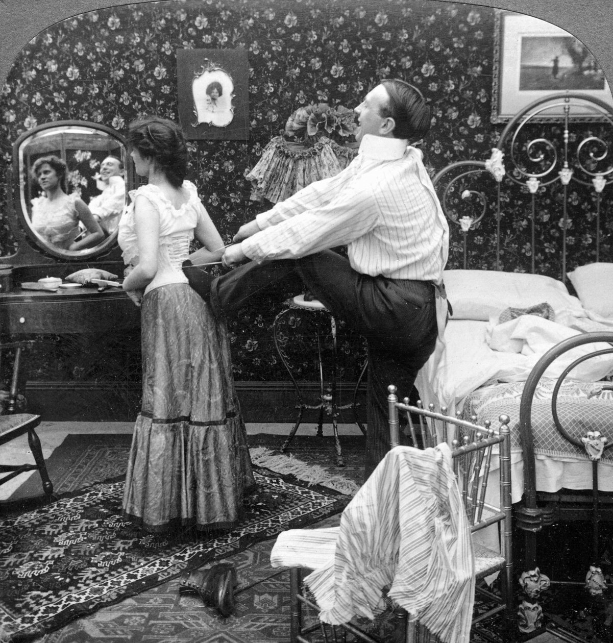 Zor Bir Resif Almak. by American Stereoscopic Company