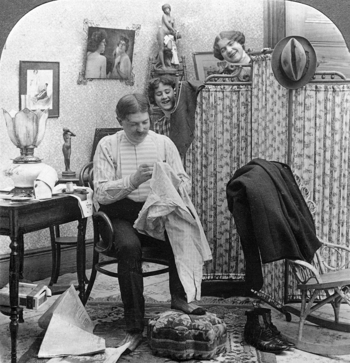 Bekarlık Denemeleri. by American Stereoscopic Company