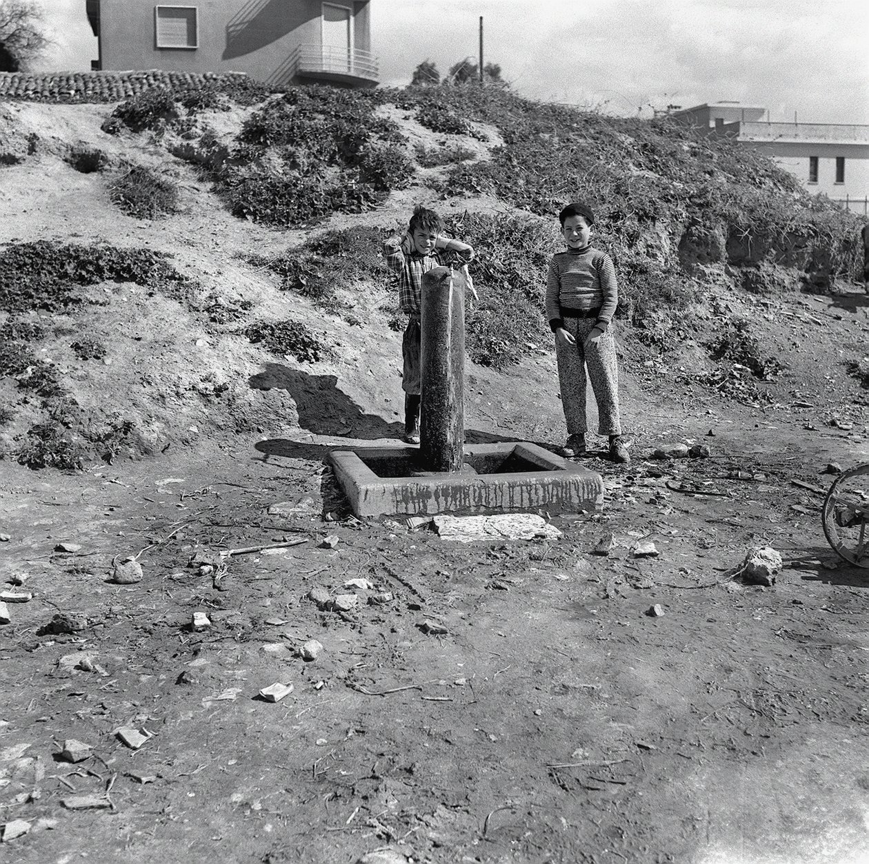 ÇOCUKLAR KÖYÜN FONTANA