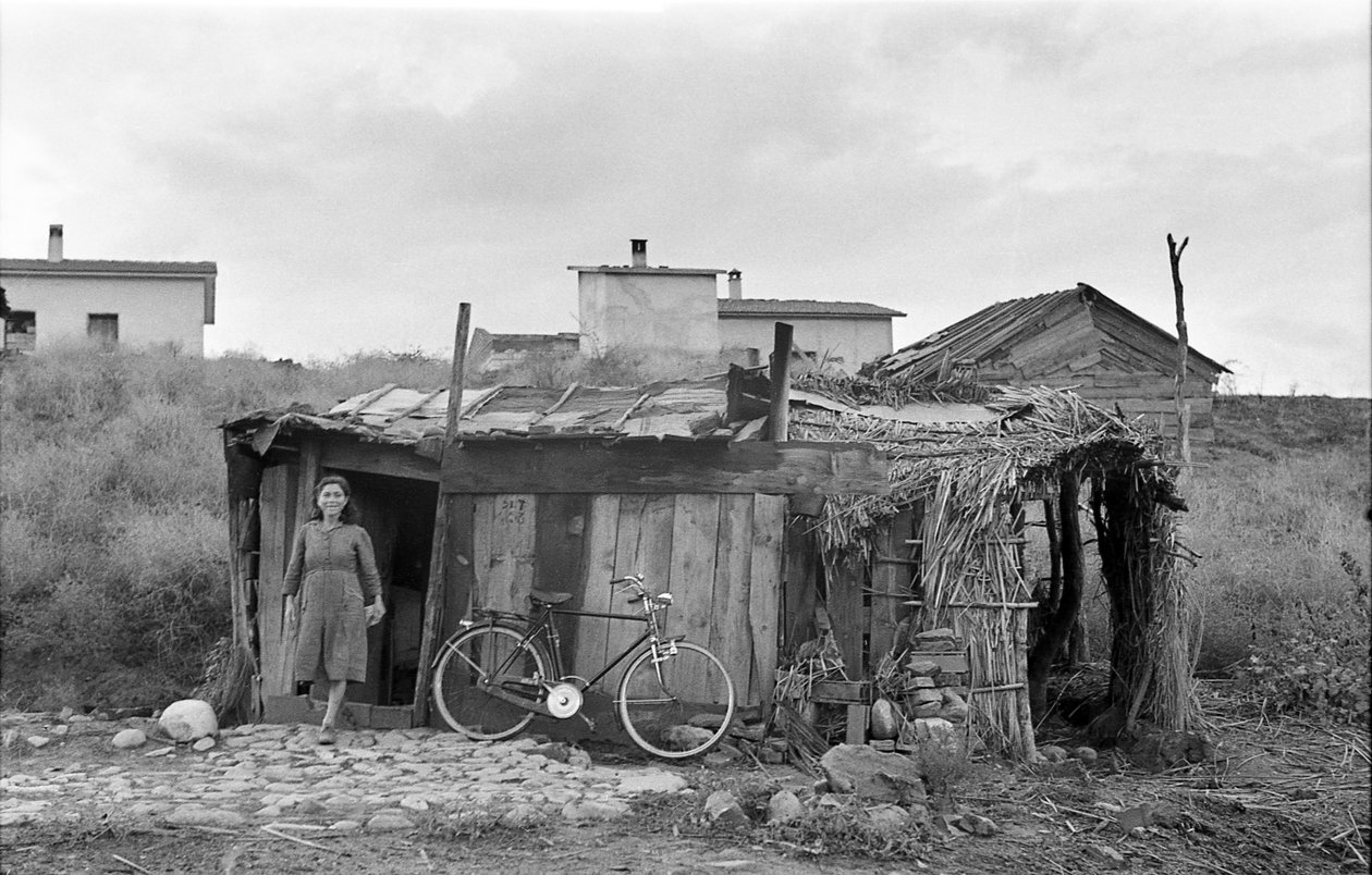 CROTONE - ARAZİ İŞGALİ by Ando Gilardi