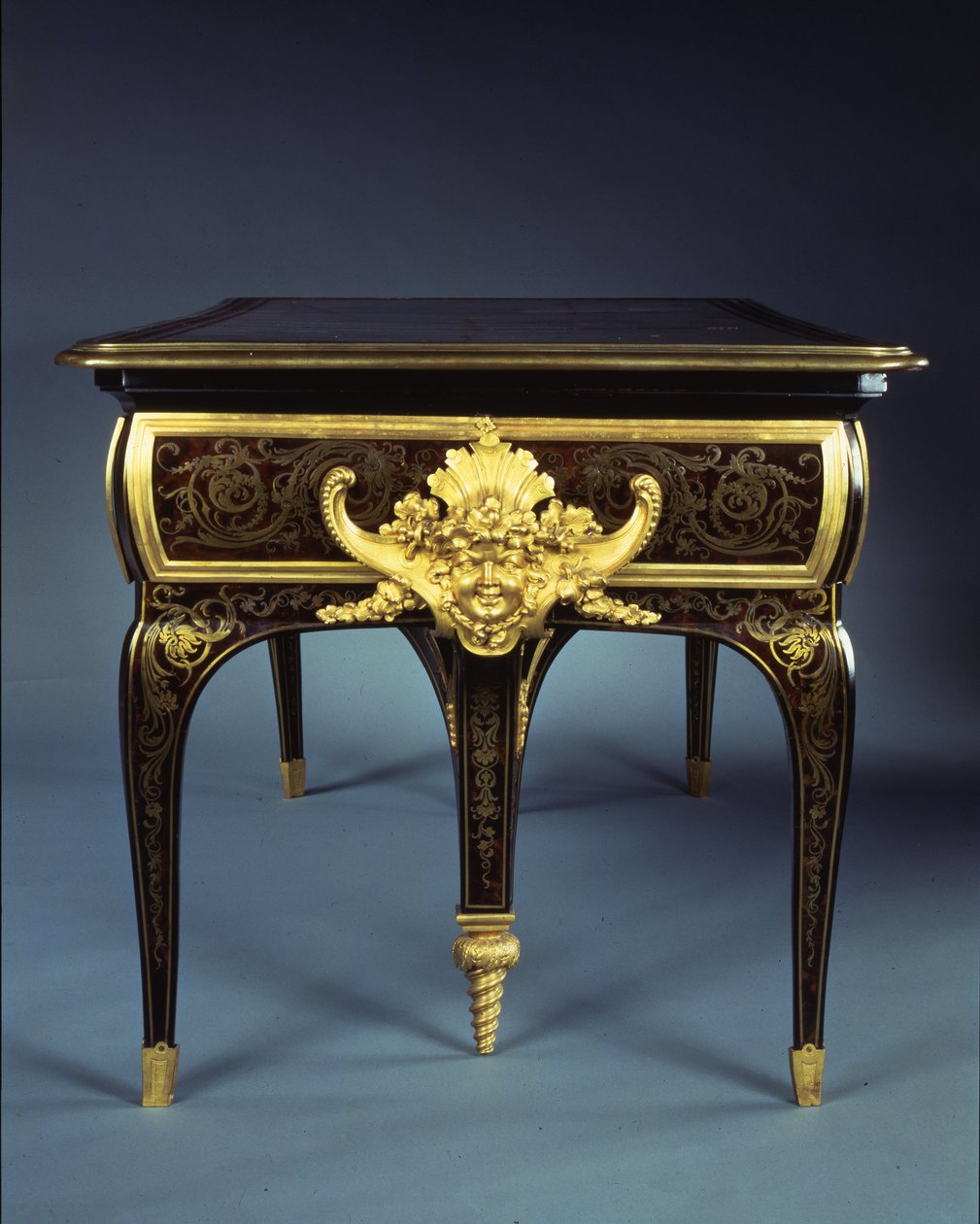 Louis XIV büro plakası (ormolu, pirinç, bağa ve abanoz) (ayrıca bkz. 1209563) by Andre Charles (attr. to) Boulle