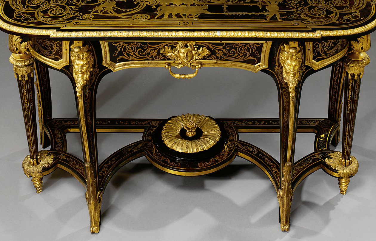 Eşleşen bir çift Louis XIV ayak masasından biri, c.1710 (ormolu monte ve Boulle pirinç işlemeli bağa) (ayrıca bkz. 469015 ve 469016) by Andre Charles (attr. to) Boulle