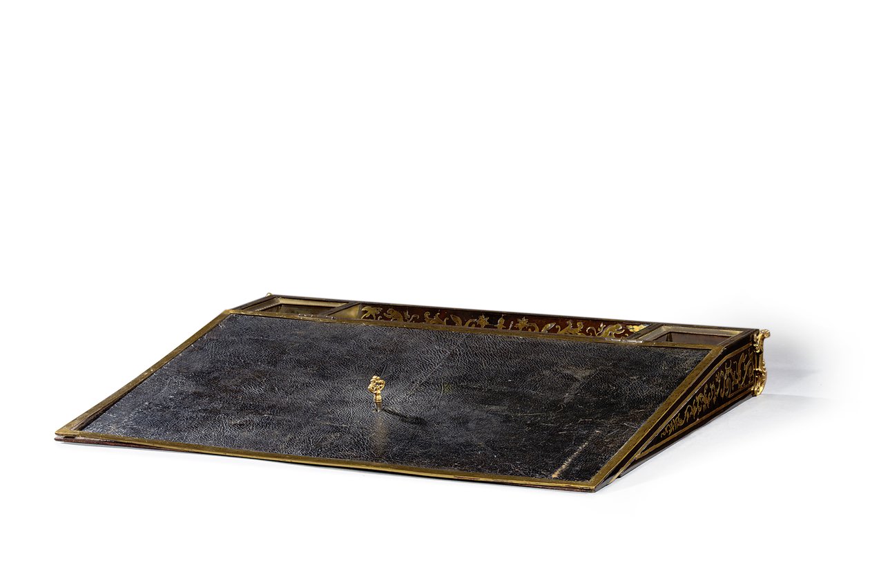 Regence ecritoire, c.1715-20 (pirinç işlemeli bağa ve abanoz) by Andre Charles (attr. to) Boulle