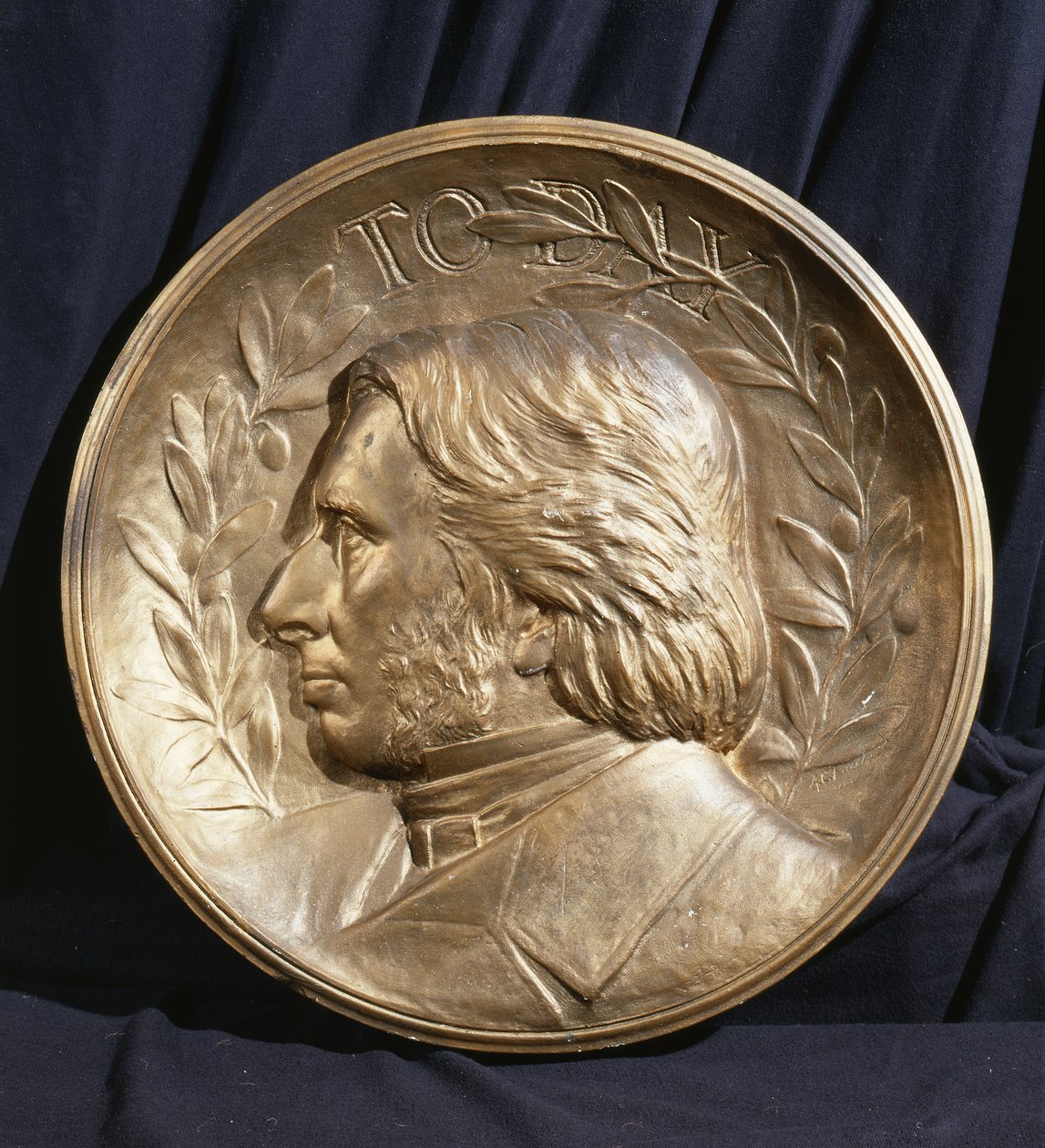 John Ruskin'in madalyon portresi (alçı) by Andrea Carlo Lucchesi