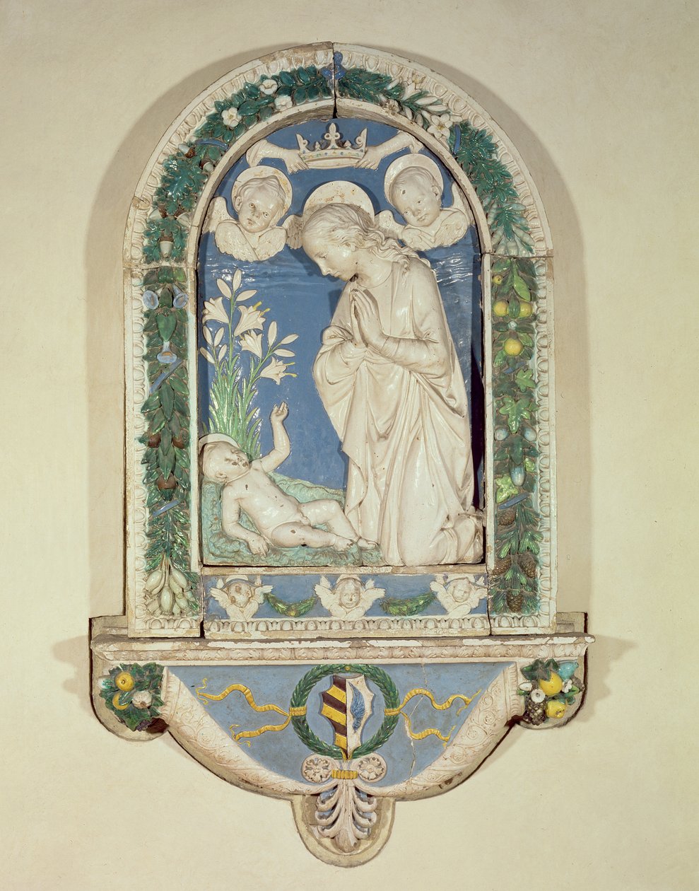 Madonna ve Çocuk (çok renkli pişmiş toprak) by Andrea Della Robbia