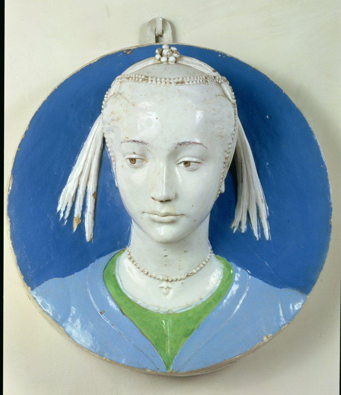 Bir bayanın başının kabartması (sırlı pişmiş toprak) by Andrea Della Robbia