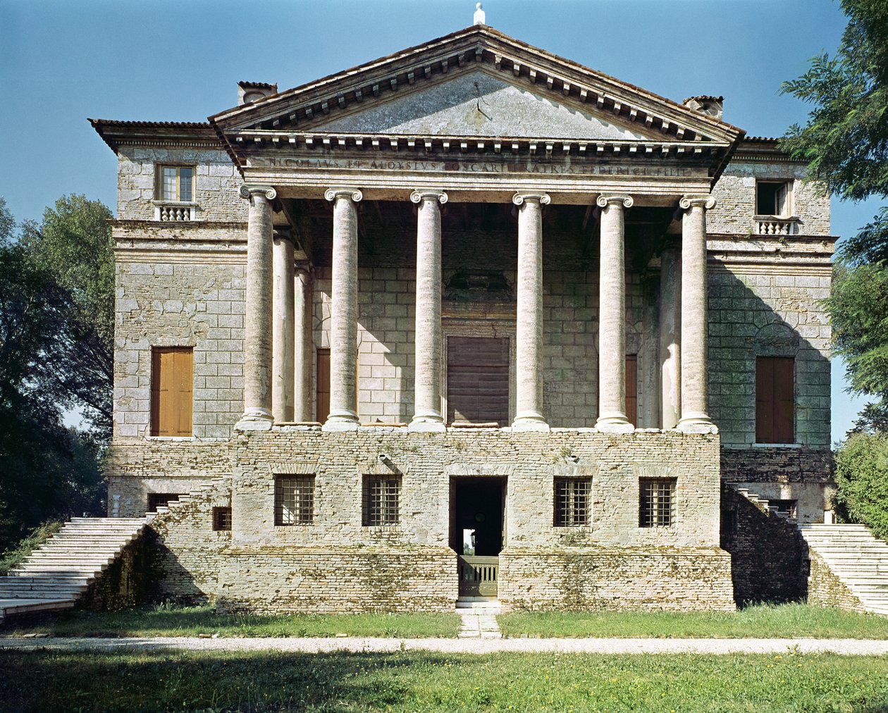 1559-60 yılında inşa edilen ana cephenin görünümü by Andrea Palladio