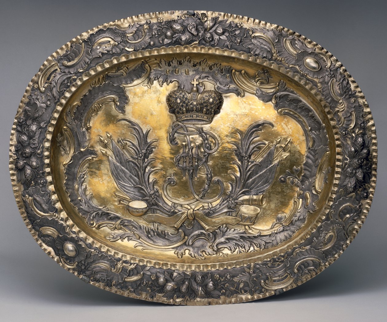 II. Catherine monogramlı çanak, 1762 (gümüş) by Andrei and Polozov, Aleksei Gerassimov