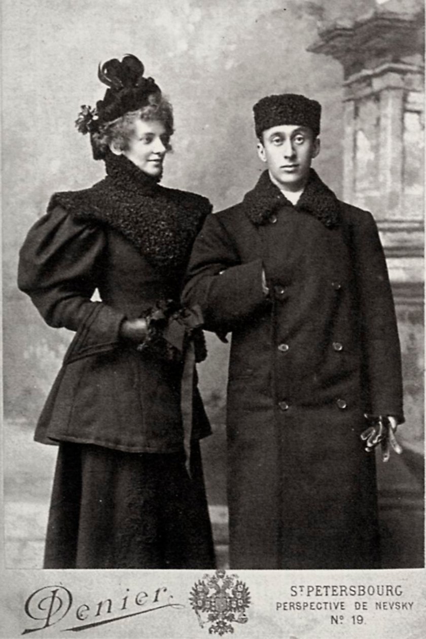 Zinaida Gippius, Rus şair, sanat tarihçisi Akim Volynsky ile, c1890-c1894. by Andrei Deniere