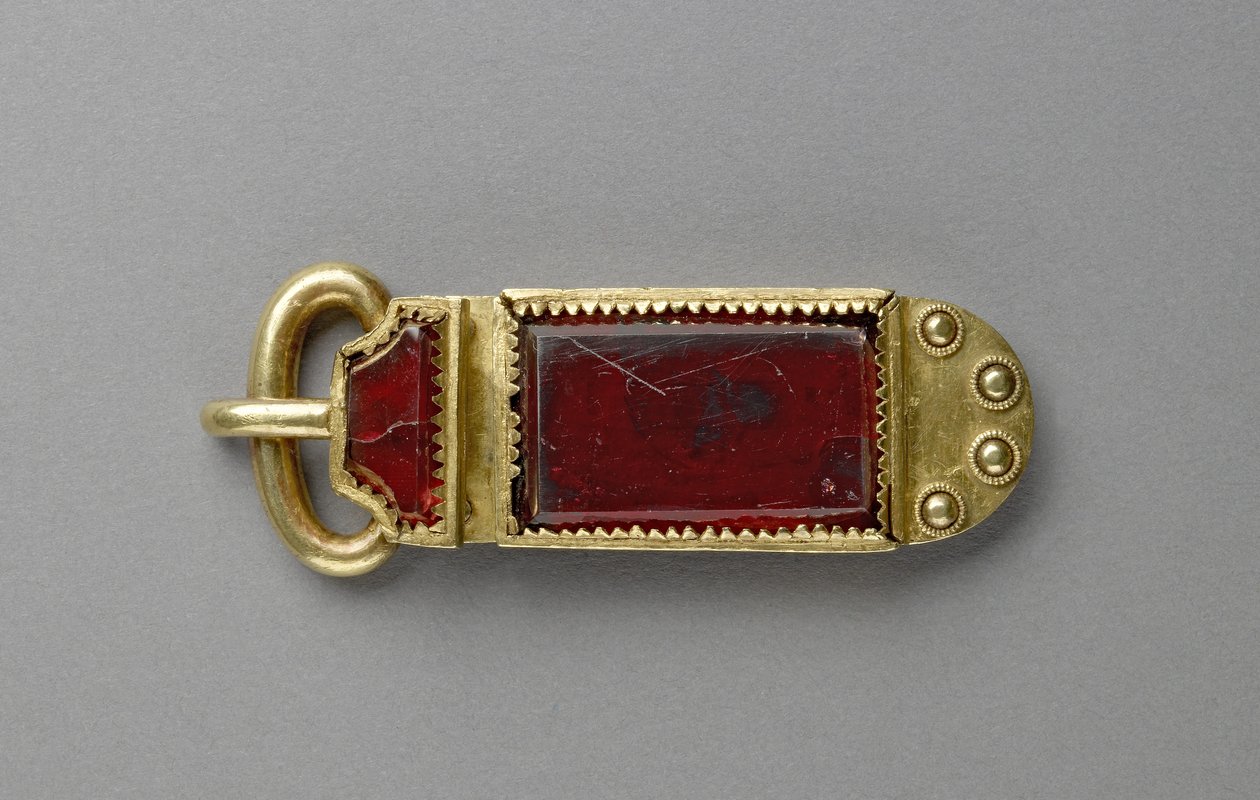 Toka (granat ve altın) by Anglo Saxon