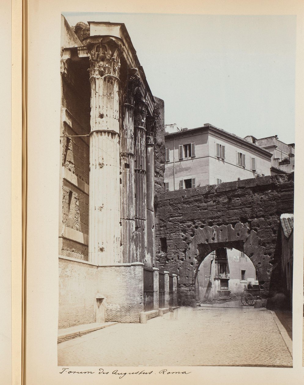 Augustus Forumu, Roma, İtalya Augustus Forumu. Roman (nesne üzerindeki başlık) by Anonymous