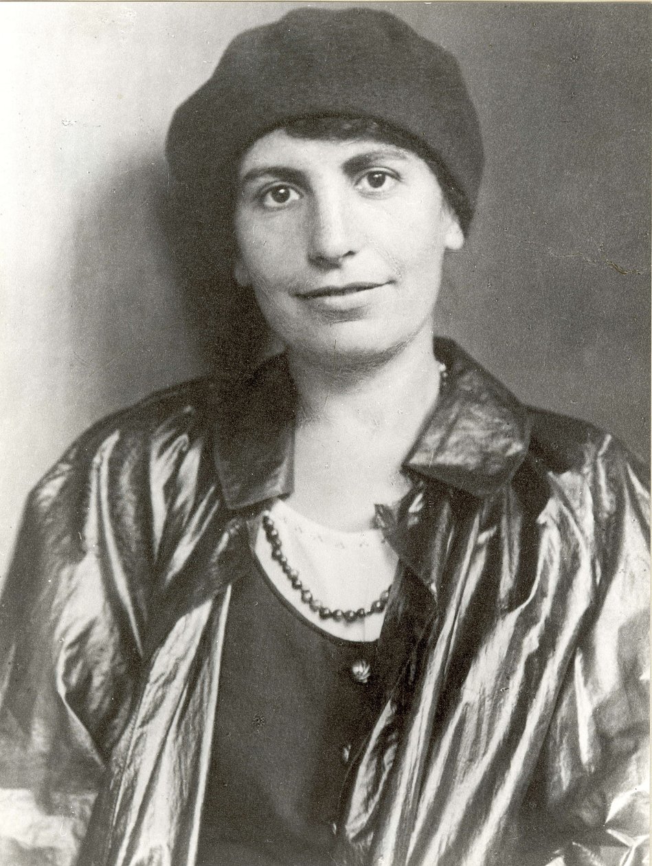 Anna Freud - Anonim. Fotoğraf by Anonymous Anonymous