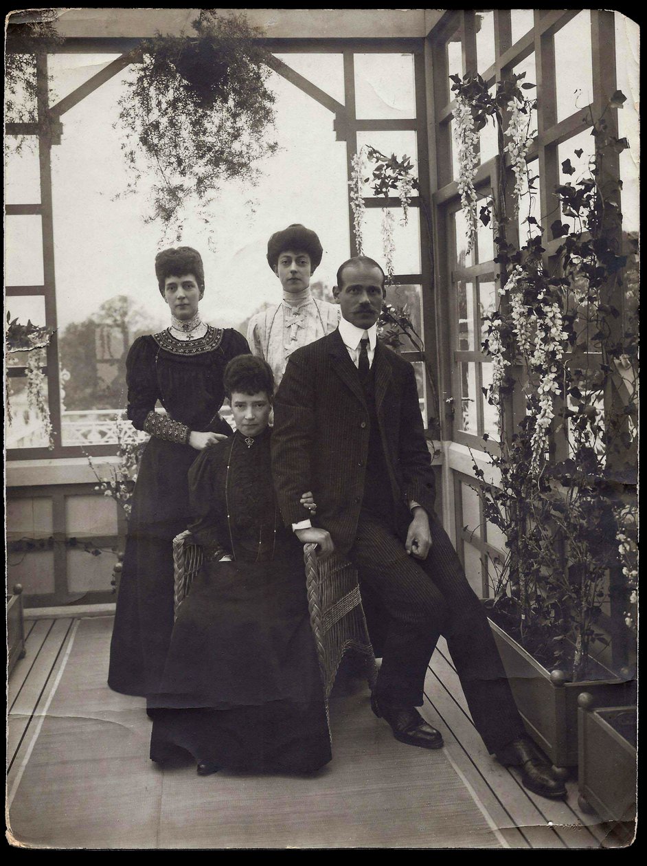 Dagmar de Danemark (1847-1928) - Michel Alexandrovitch de Russie (1878-1918) - Danimarka Alexandra (1844-1925) ve prenses Victoria - Dowager İmparatoriçesi Maria Fyodorovna (Feodorovna), Grand Duke Michael Alexandrovich, Büyük Britanya Kraliçesi Alexandra  by Anonymous Anonymous