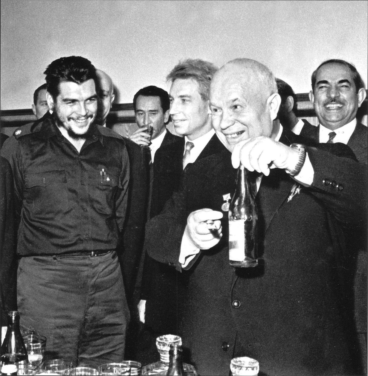 Ernesto Che Guevara (1928-1967) ve Nikita Kruşçev (Khrouchtchev) (1894-1971) Moskova