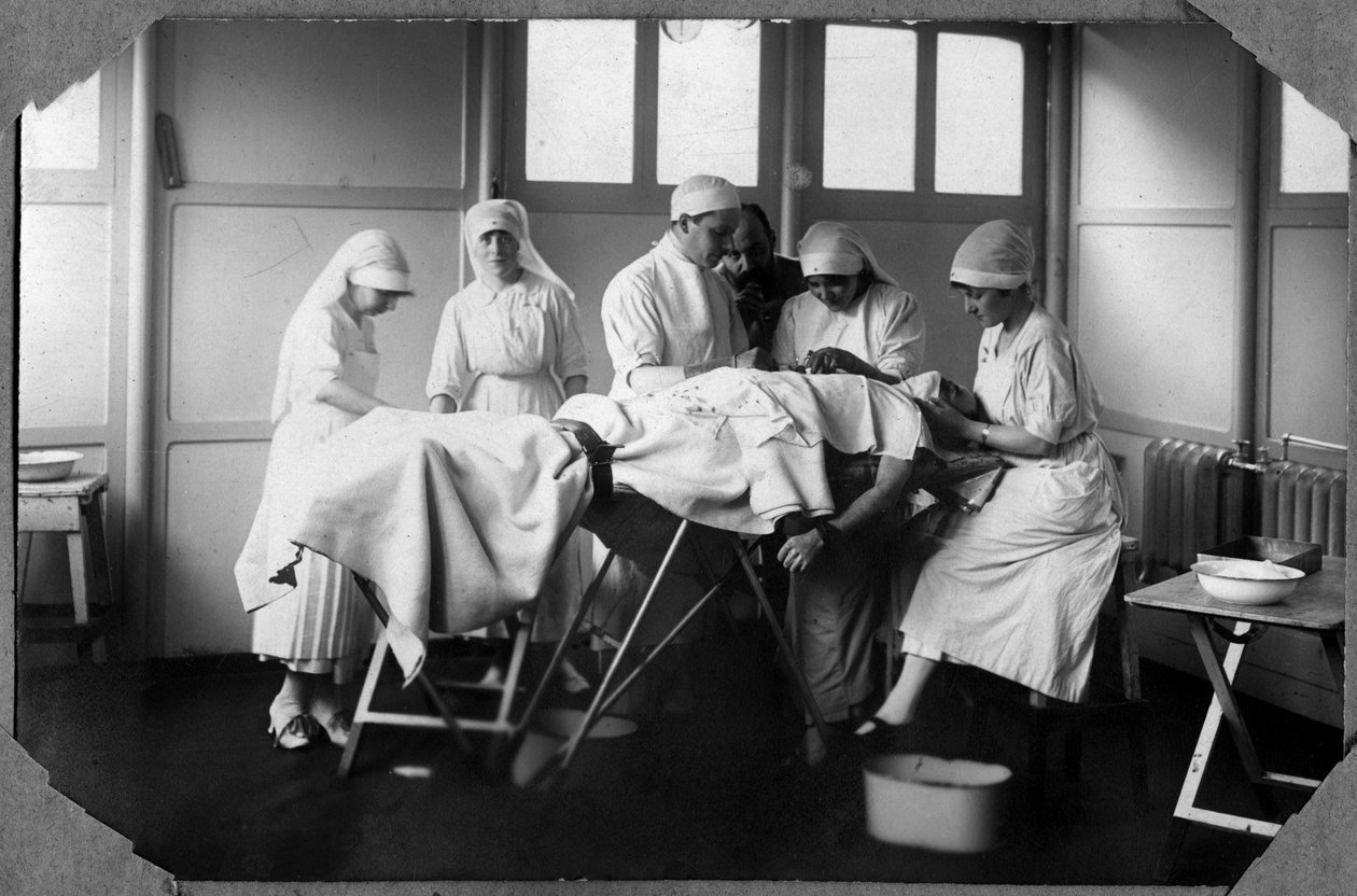 Birinci Dünya Savaşı 1914-1918: Kızılhaç doktorları ve hemşireleri (Therese Pavillou?) Manche, Basse-Normandie (Aşağı Normandiya), Fransa