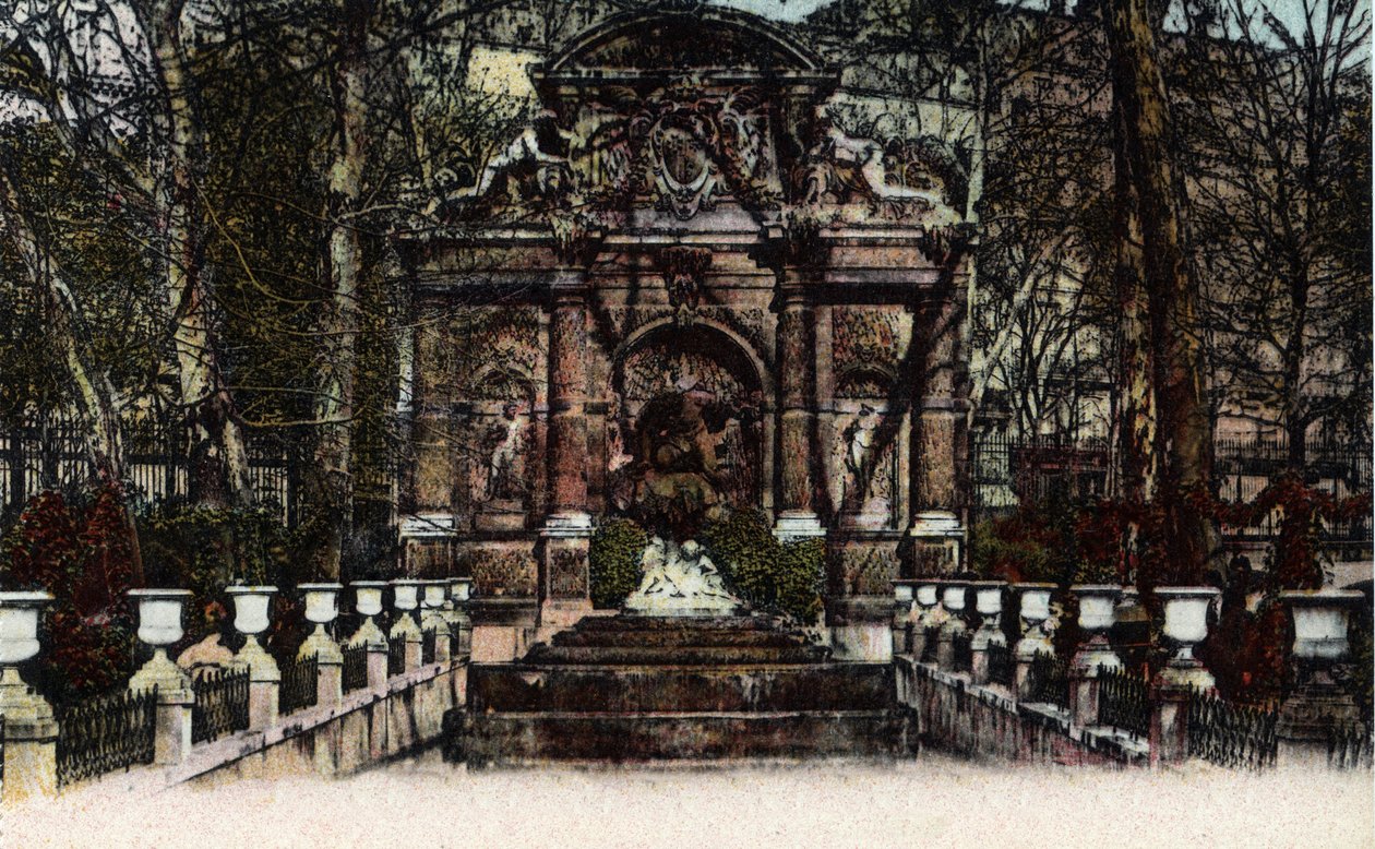 Paris: Lüksemburg bahçelerindeki Fontaine Medicis